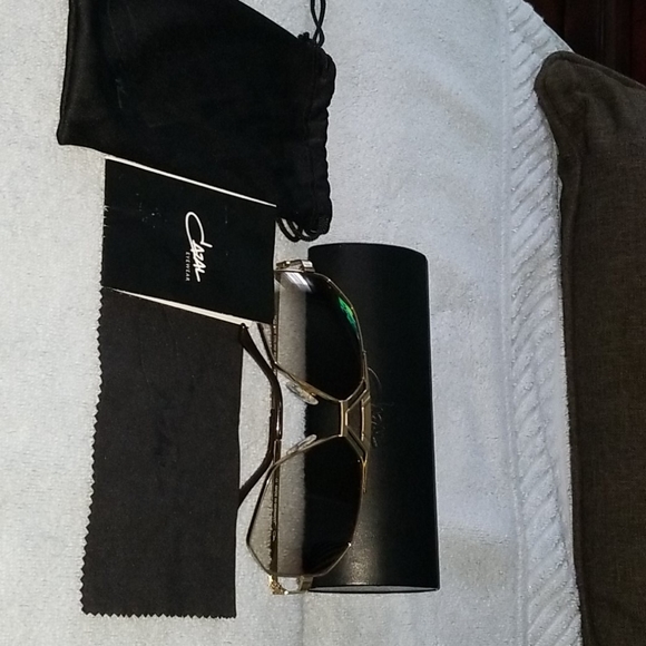 Sunglasses - Picture 7 of 7